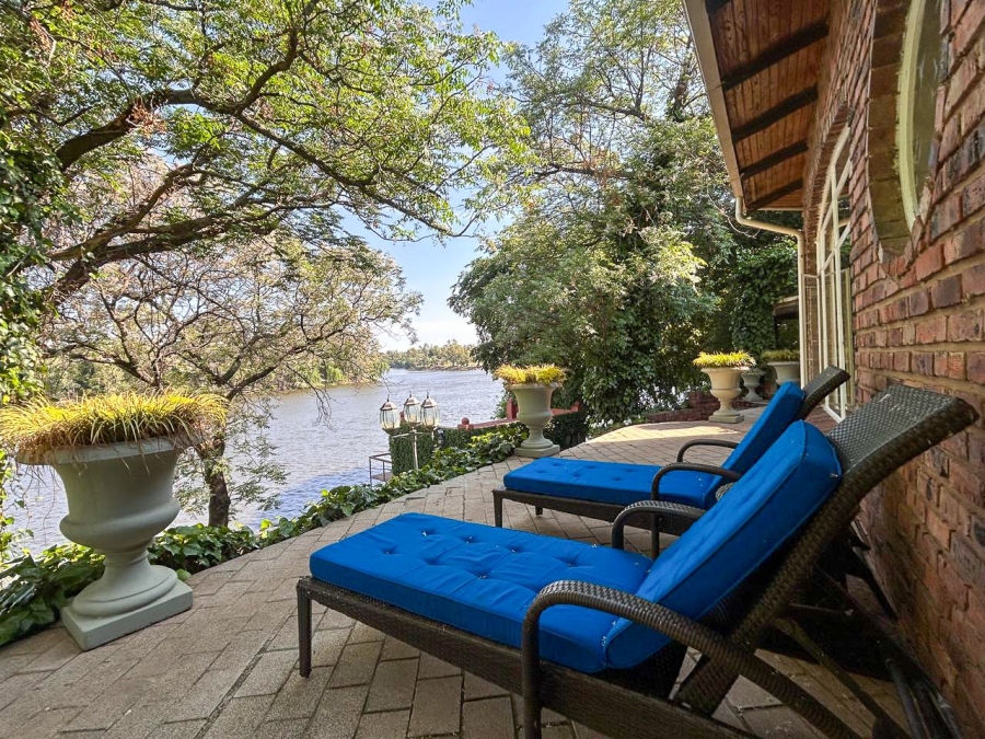 4 Bedroom Property for Sale in Lindequesdrif North West